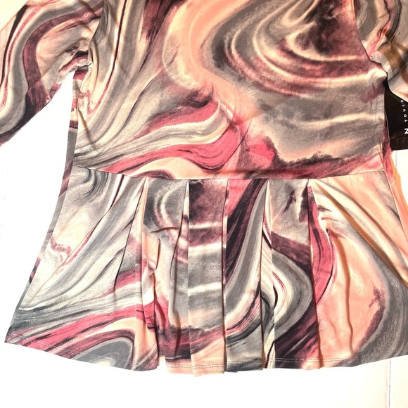 N Touch Marble Swirl Top with shades of Pink, Cream, and Gray. Size Med. NWT - Picture 5 of 12
